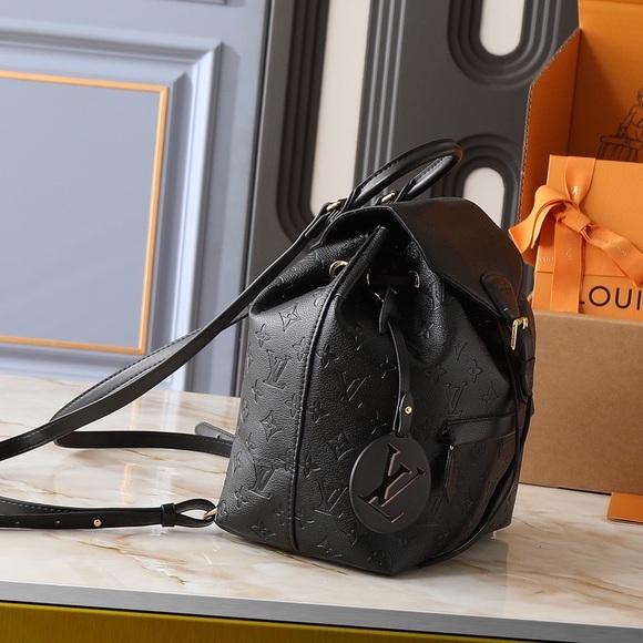 Chic Black Designer Backpack - Picture 2 of 9